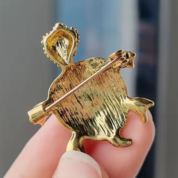 Turtle Blue Crystal Brooch - Picture 6 of 7